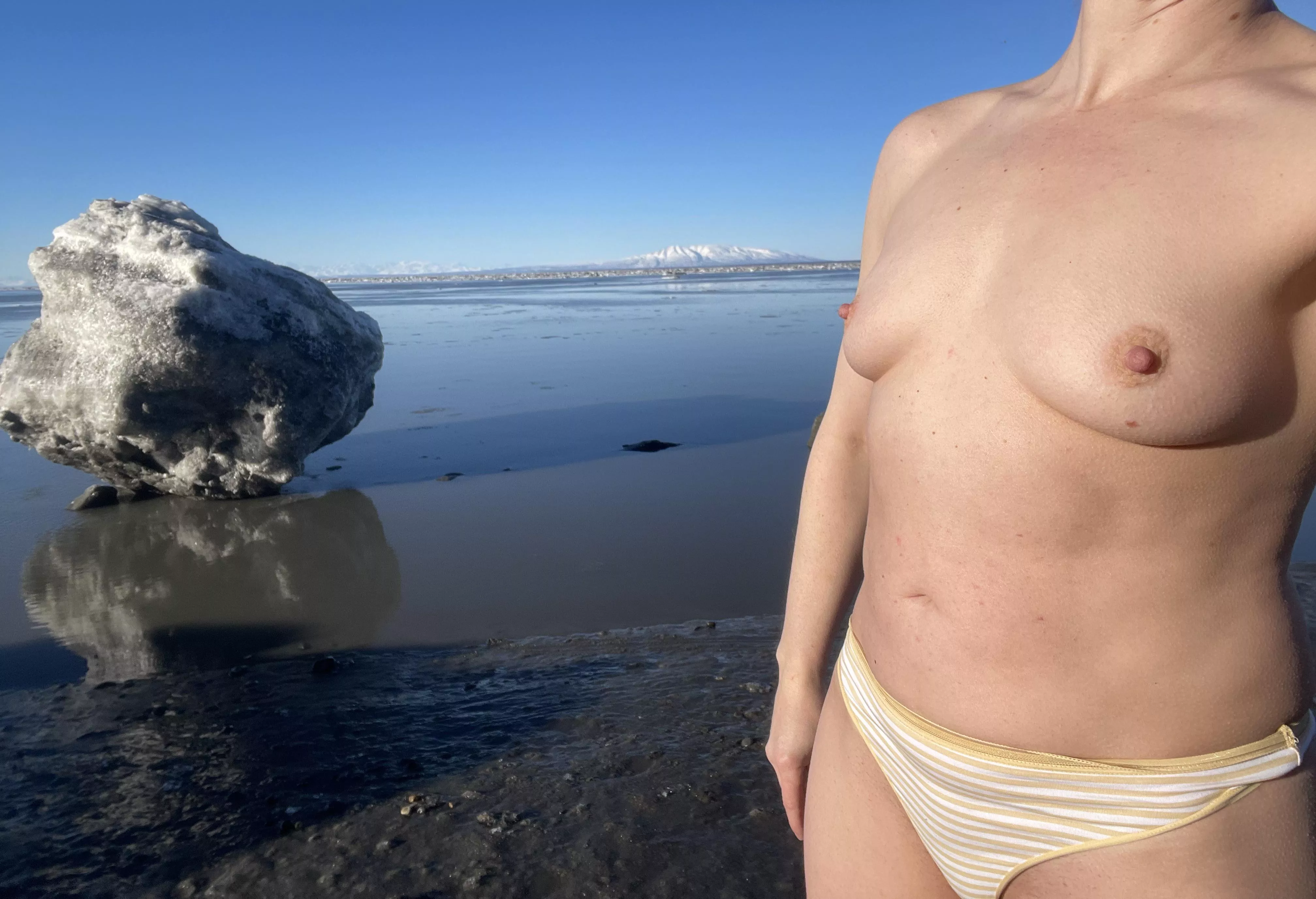 41F ▪️what would you do if you found me at the beach?