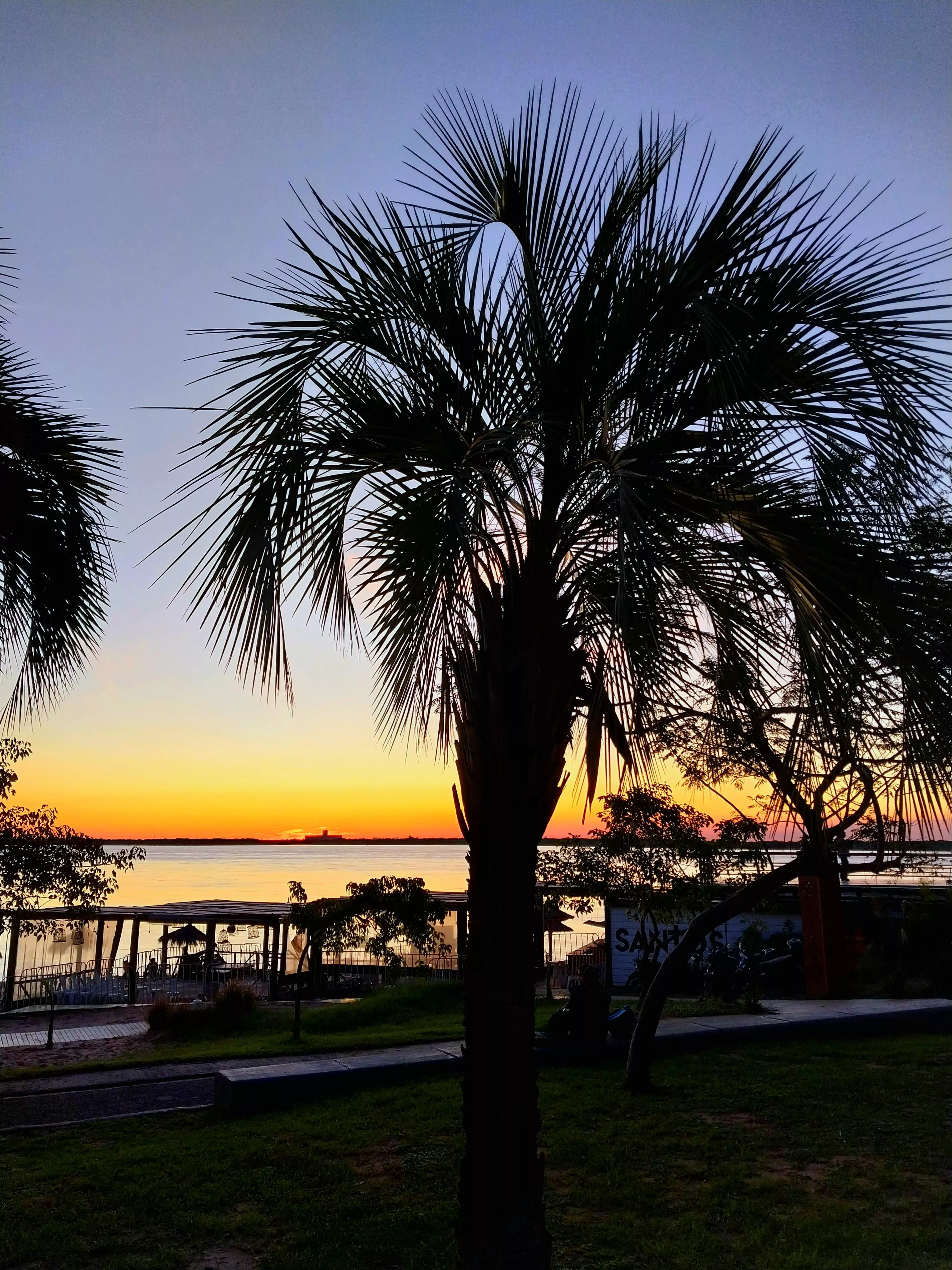 A MAGICAL SUNSET, THE BEACH IS EVERYTHING!