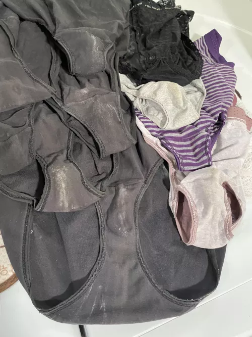 Another fun laundry hull! Rare Lacey pair sighting this week.