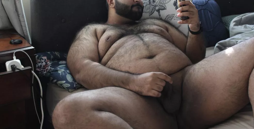 Any guys need a bear suffocating them under his beefy butt ;)