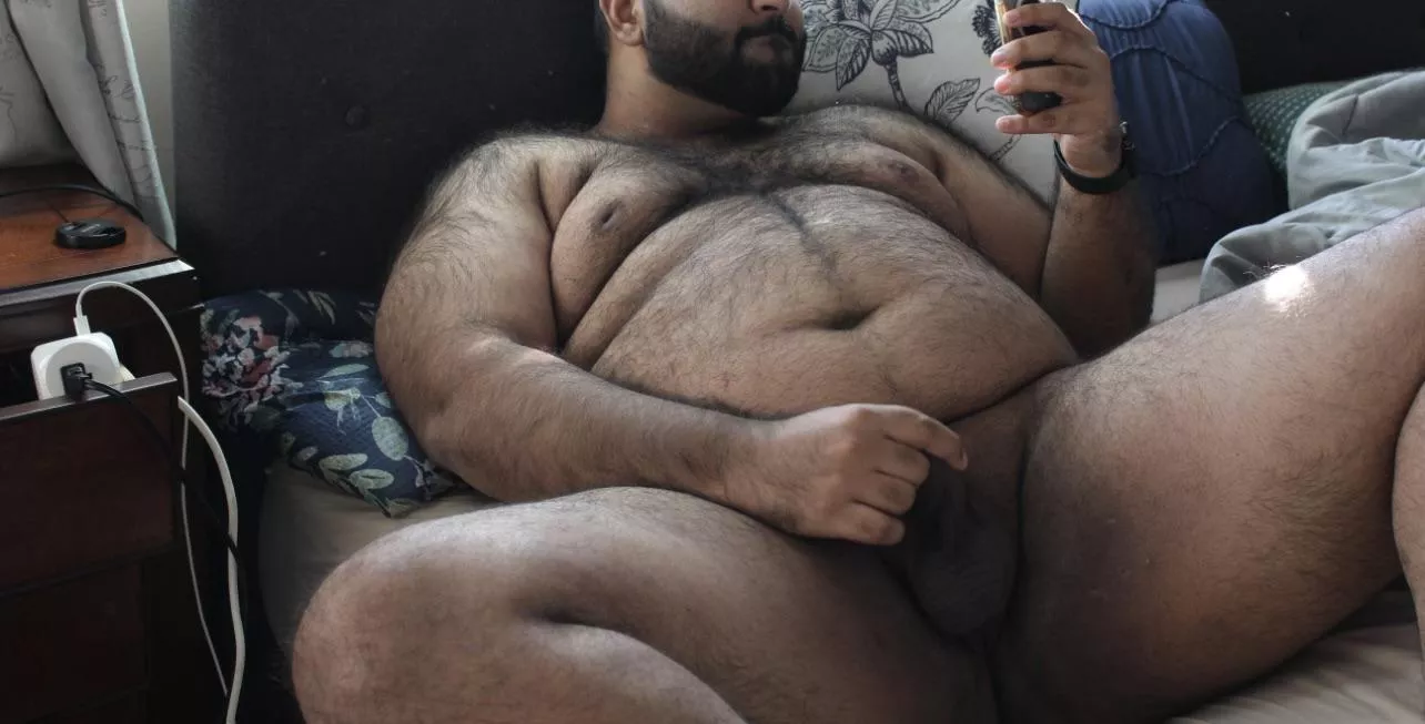Any guys need a bear suffocating them under his beefy butt ;)