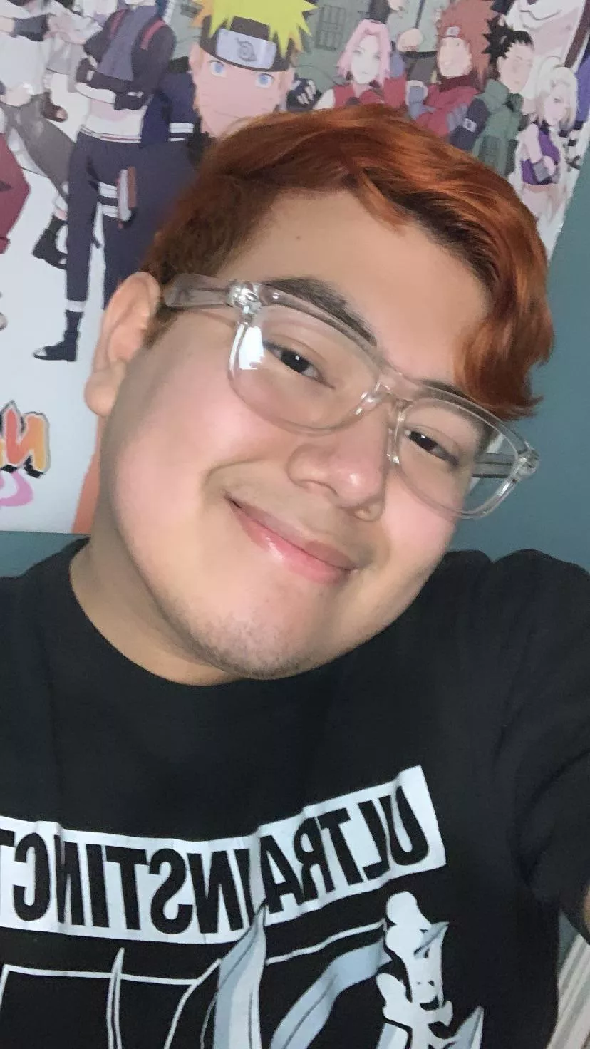 anyone playing fortnite or overwatch? i also enjoy Baldurs gate 😌