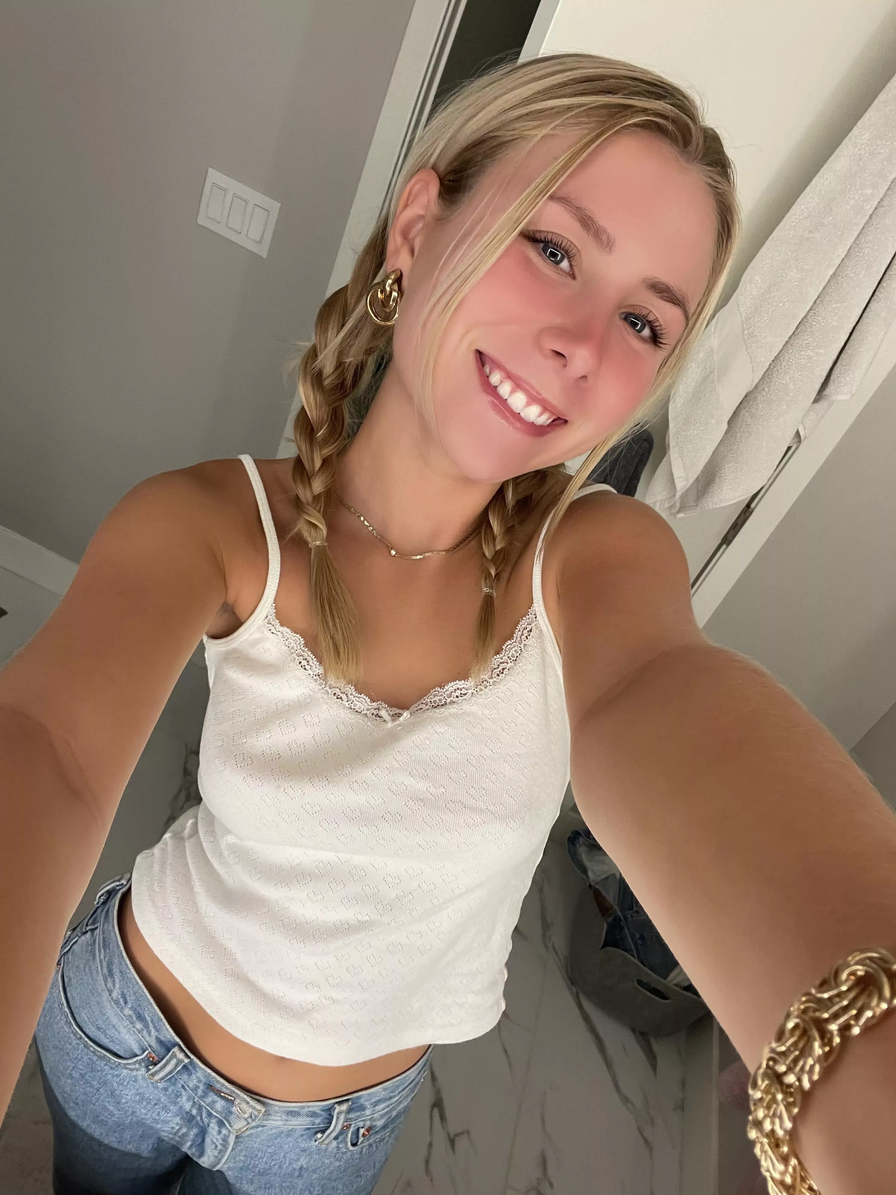 Are older guys into natural blondes like me?