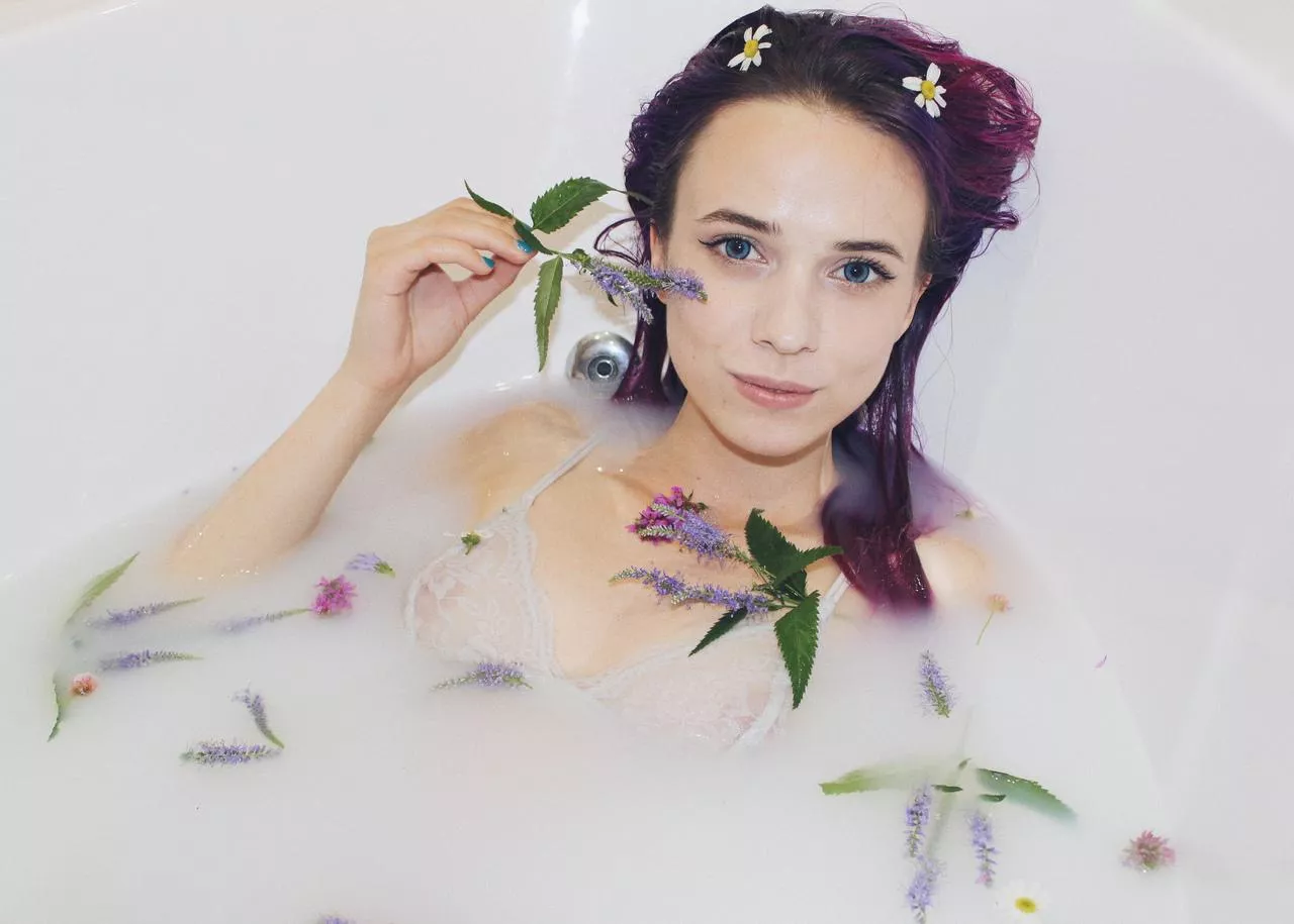 Bath with milk is healthy for skin