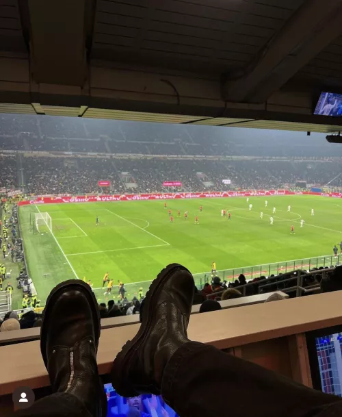 Can anyone help me ID these boots?