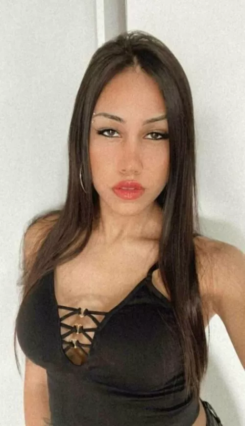 Can you tell that I am a Latina police officer?