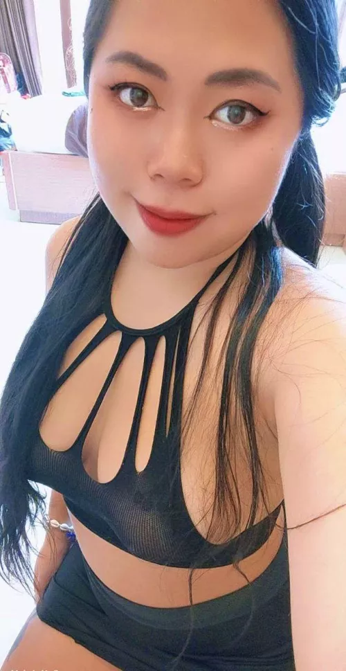 come get your piece of thai slut🤭