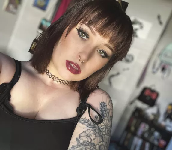 Come see what's under mommies dress