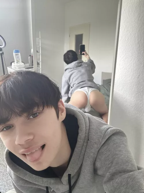 concentrate one of me ass or my cute face choose :3