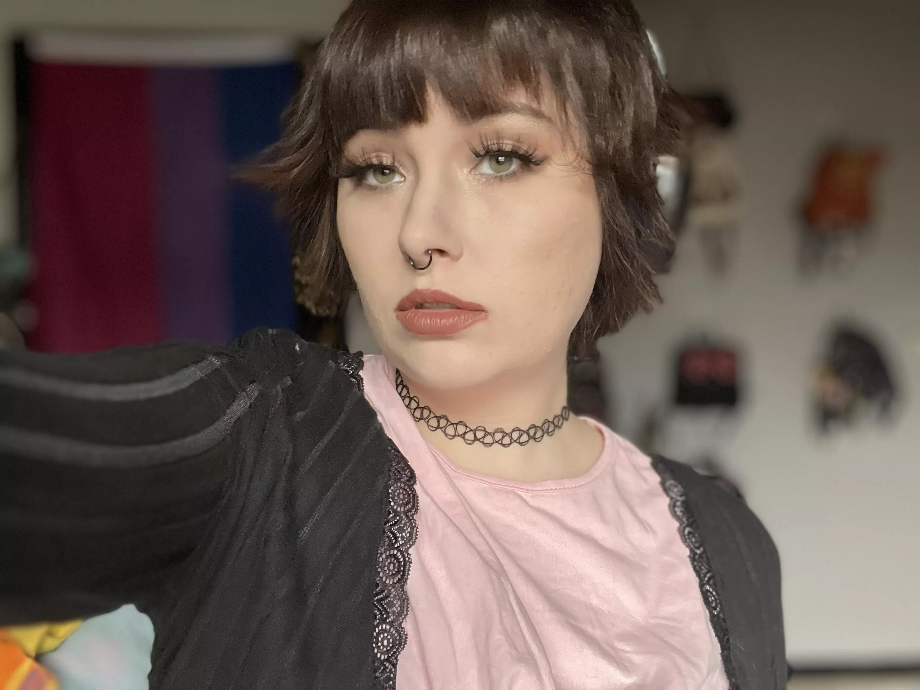 Do you think my eyes are hard to look away from?