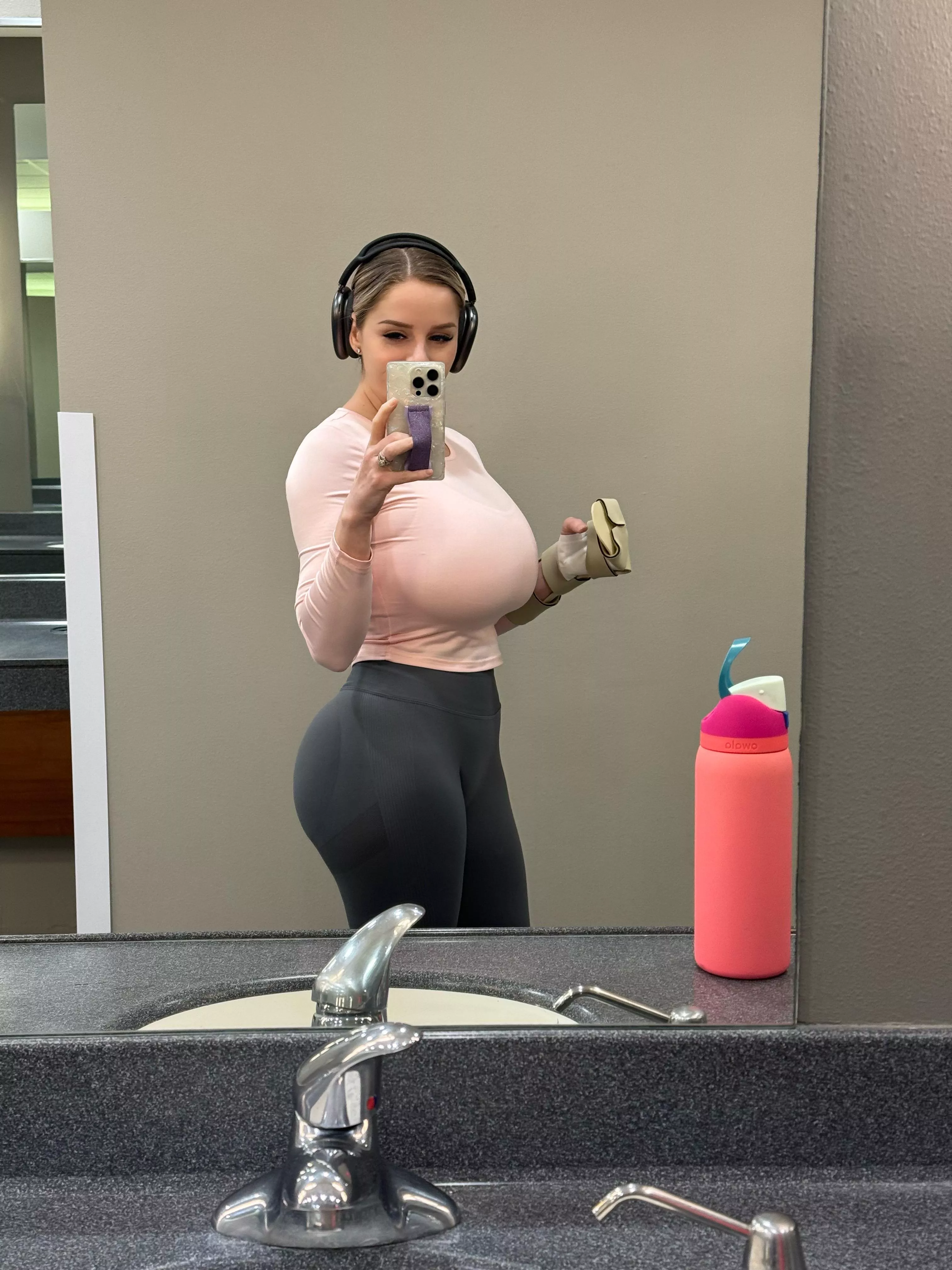 (F) Finished a workout, even though my arm is injured :)