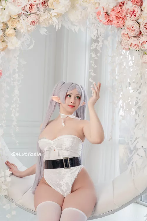 Frieren cosplay by Aluctoria