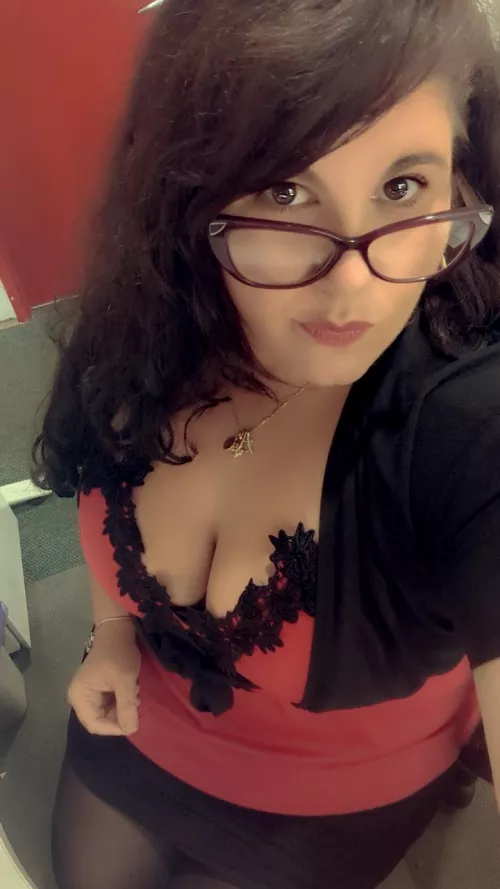 How can I assist you today? 