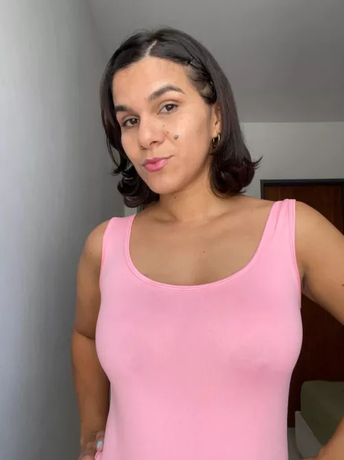 I feel pretty when I wear pink in my clothes