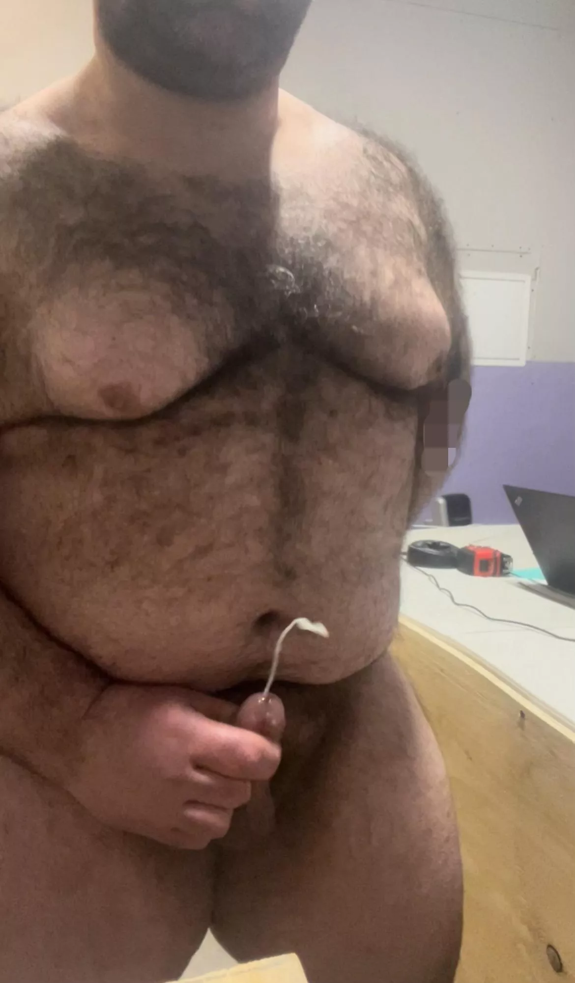 I wanna flood your holes in my office🐻