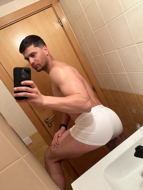 I'm curious straight, rate my ass