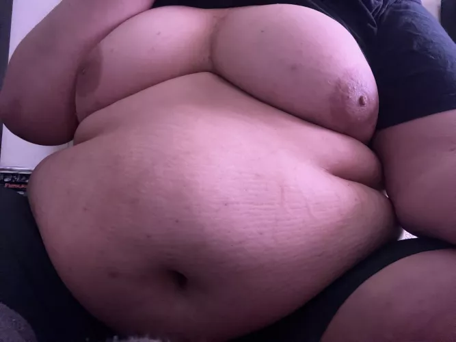 Just a reminder that if you like your dudes nerdy and built like a house (the international house of pancakes to be exact 😂) then I’m your guy 🤗