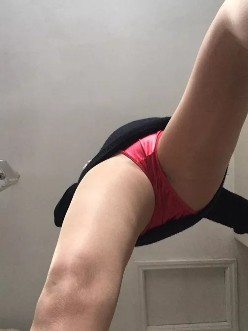 Looking up, now get down on the floor