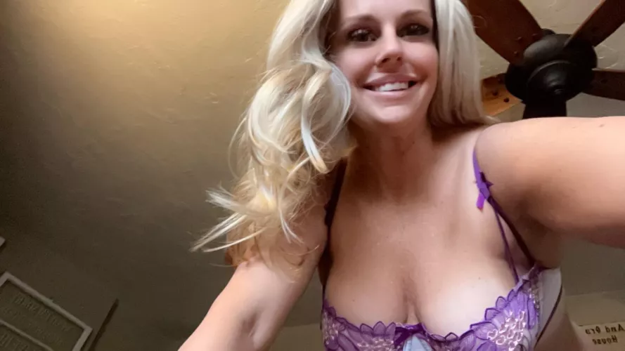 Married MILFS still want to have fun