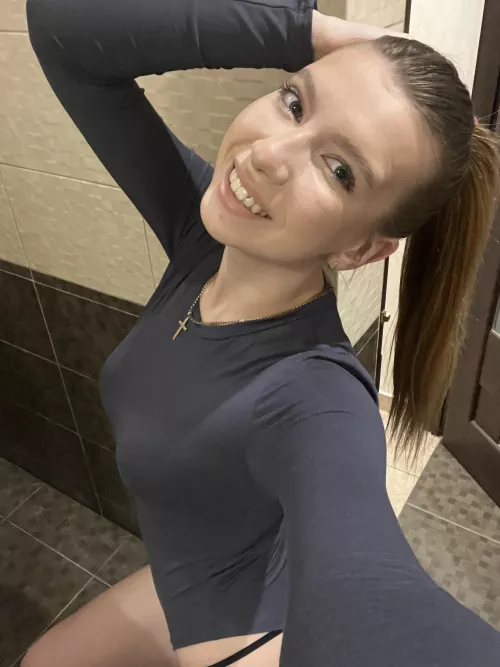 My cute afternoon selfies. Does it put a smile on your face