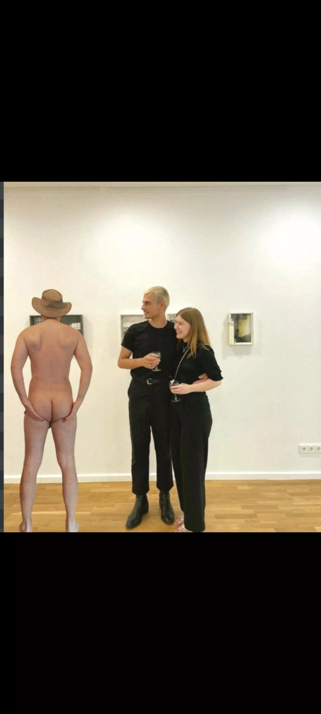 my friends asked me to be a special guest at there art gallery opening