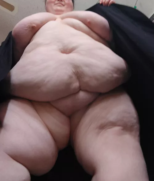 On your knees and open your mouth 👇😈