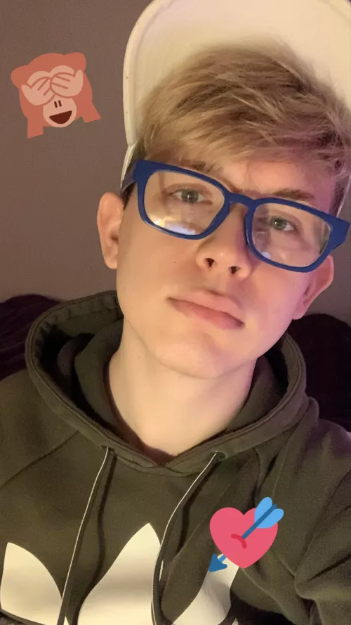 Single and looking for player two.  DMs open