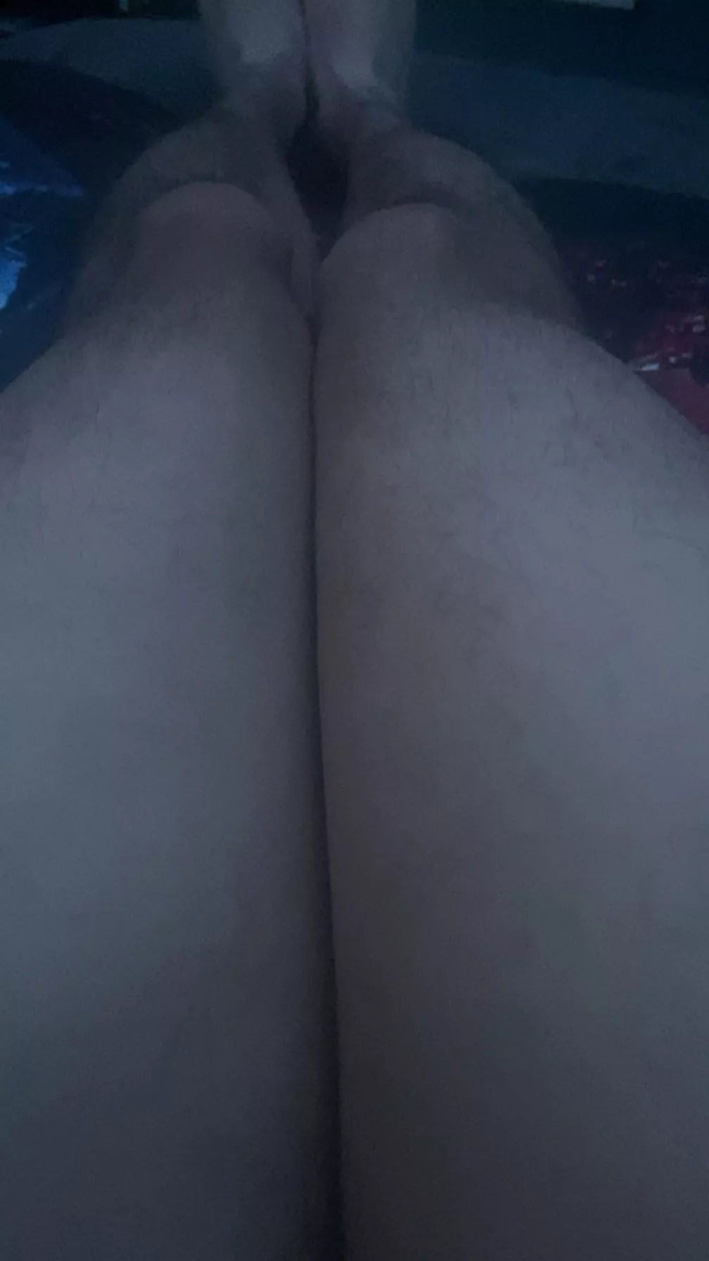 Someone come spread these legs for me 😘 19M