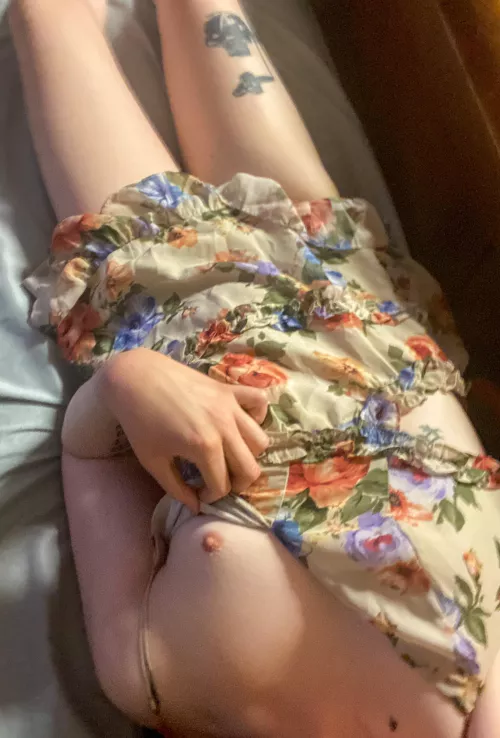 Spring is here! Who wants to get sprung? 🤭🐦🐝