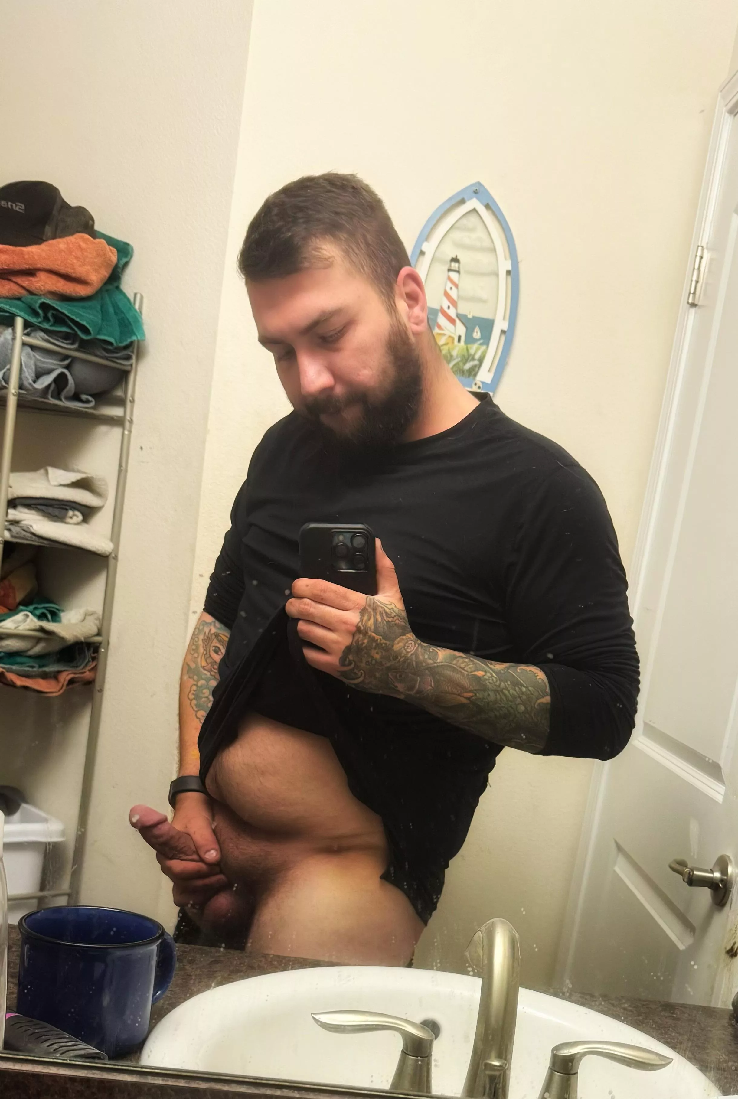 Starting to see some results from working out. Was feeling myself this morning!