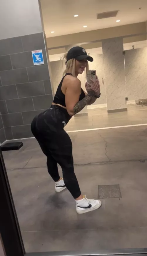 thighs built to crush 