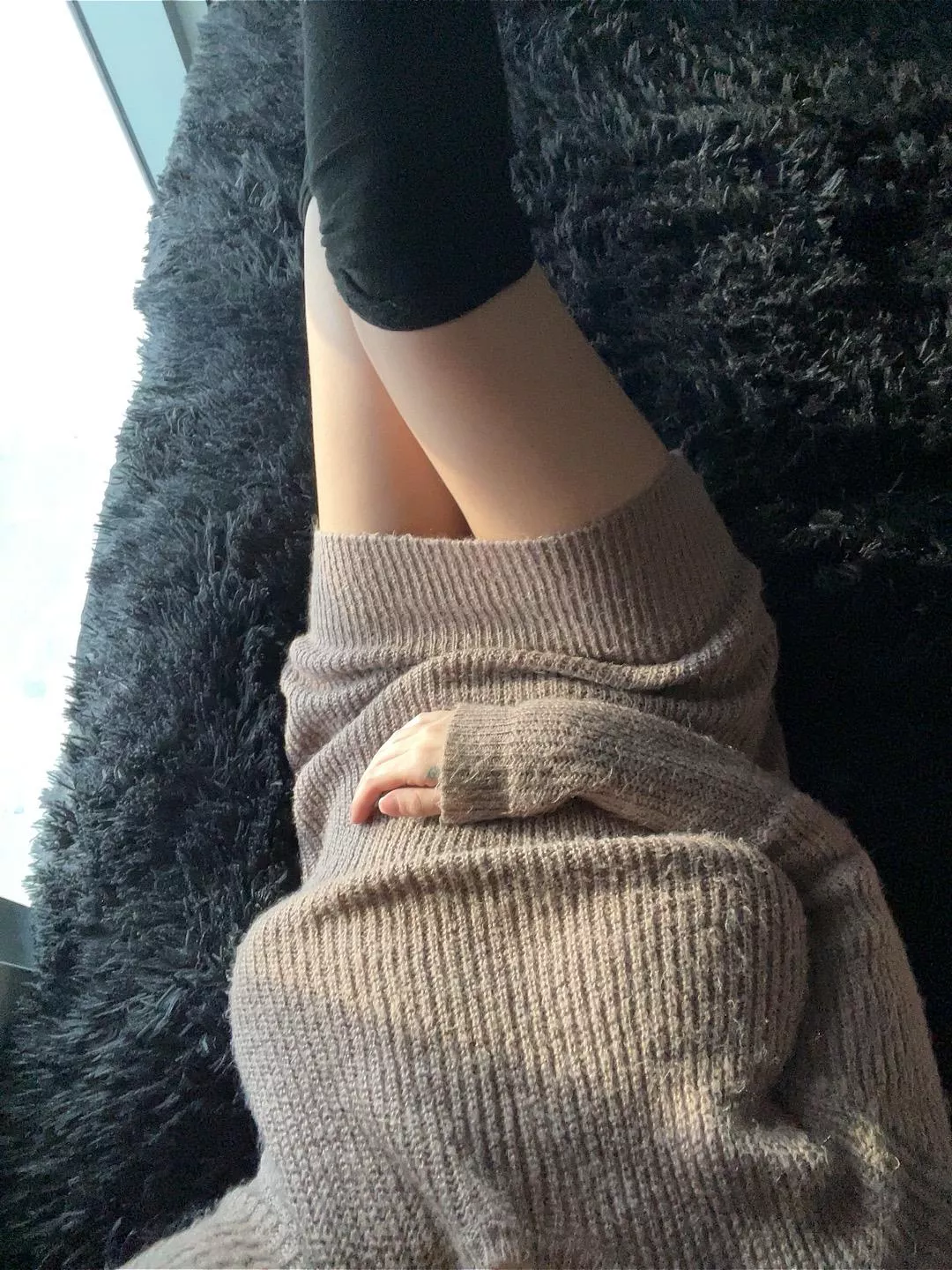 This leg might be able to satisfy your fetish if you have one. (@DianaXBarakat)