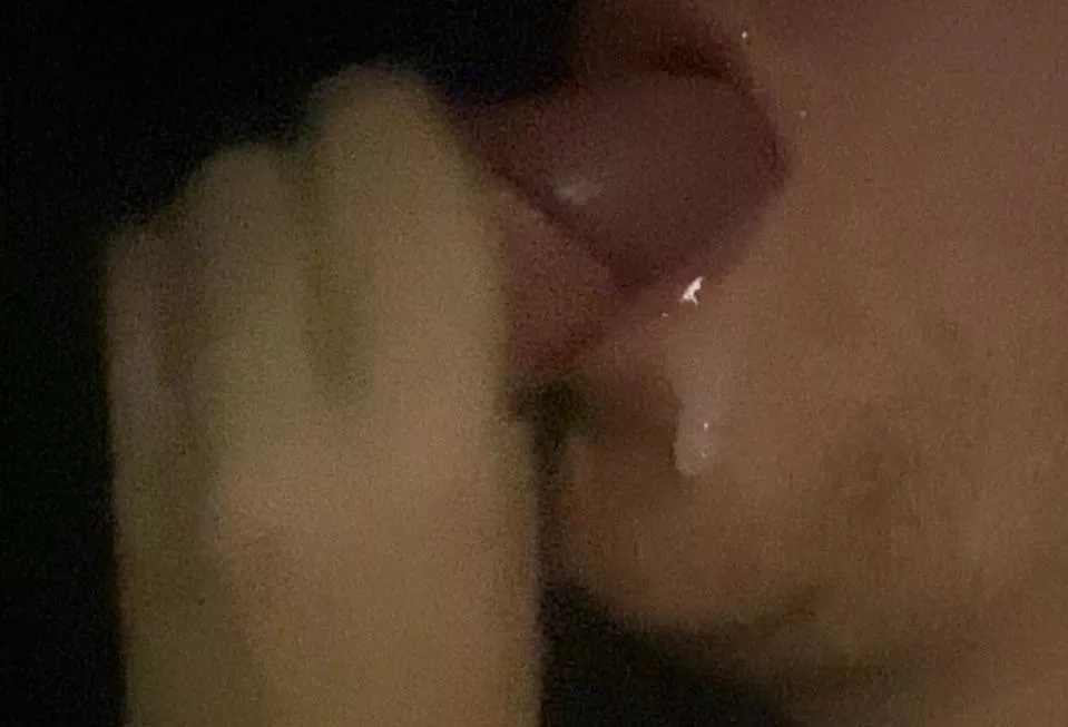 When daddy feeds me <3