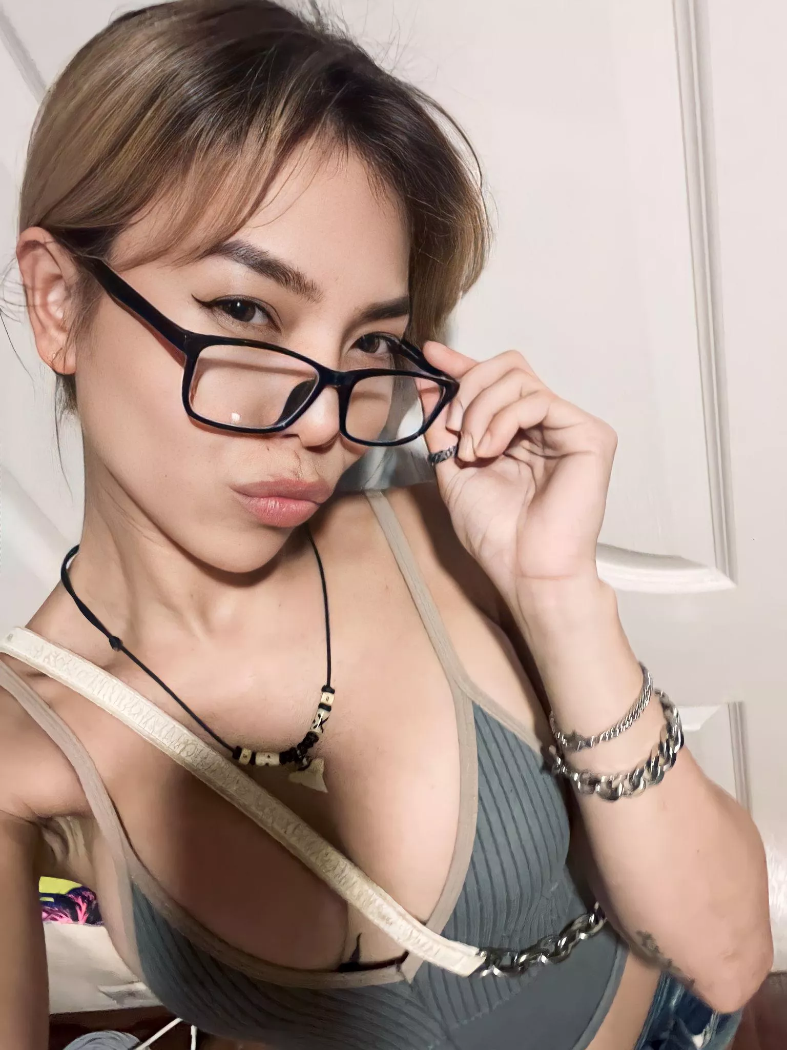 Would you come home from work early for me? 😋