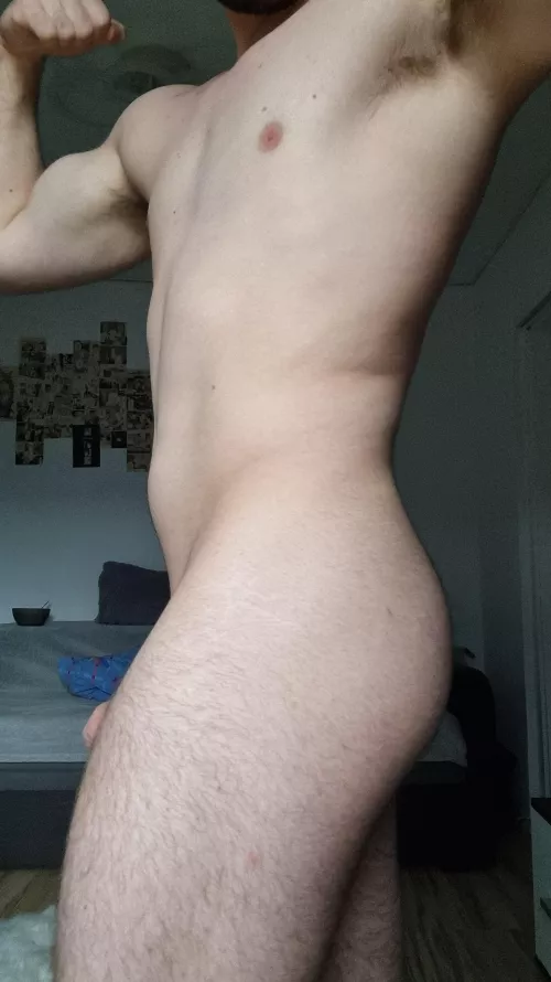 Would you fuck me raw? Be honest 