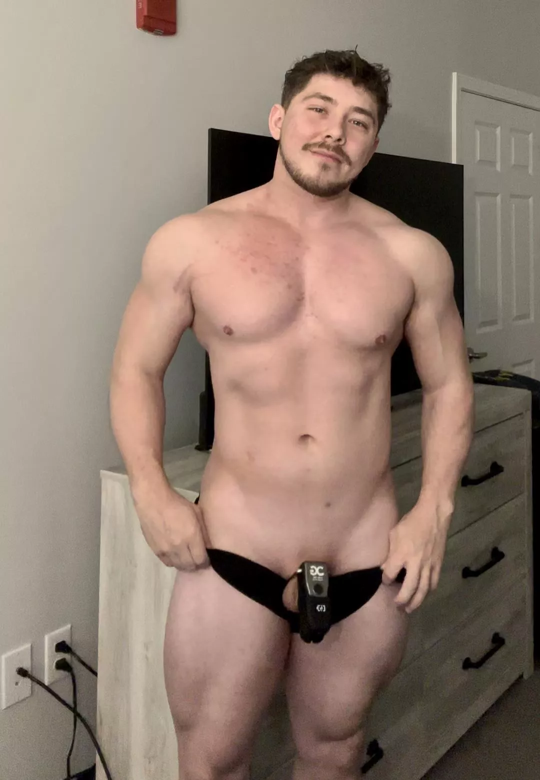 Would you hold the keys to my cage? 😘