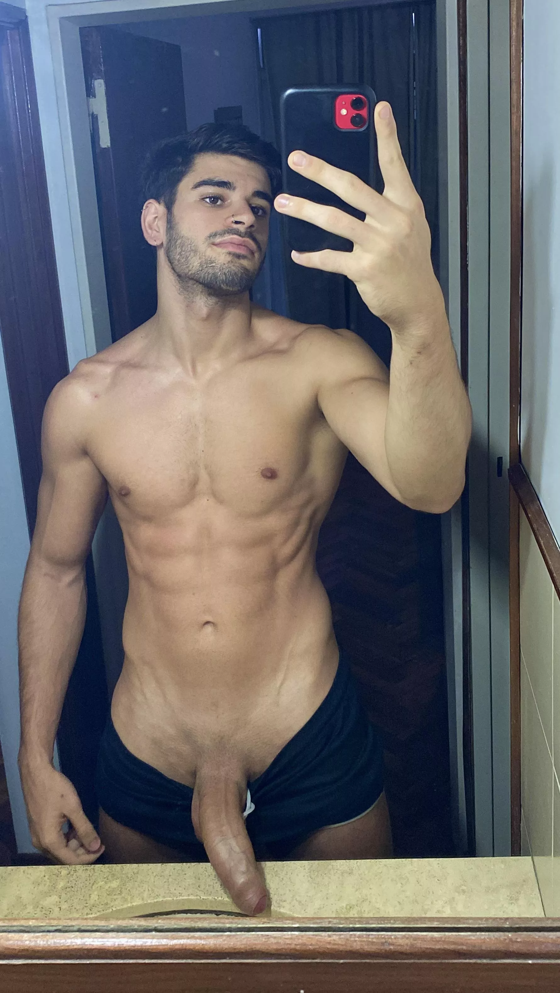 Would you mind if we were roommates and I walk around like this?