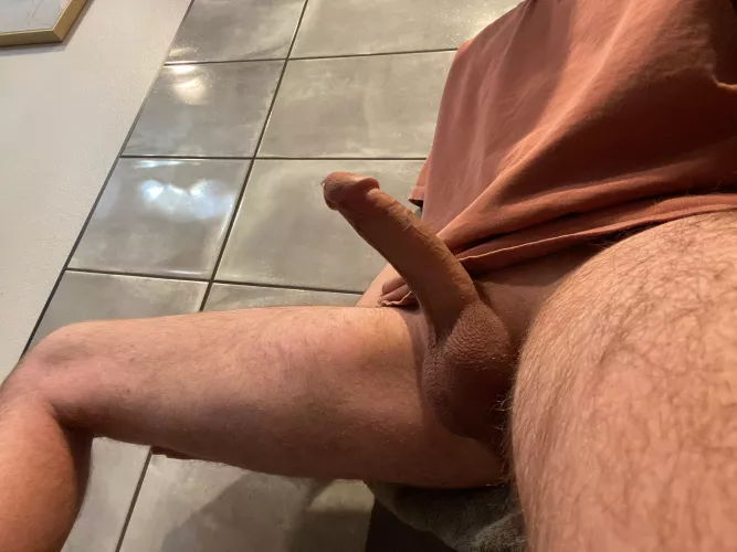 You’d look good kneeling between my hairy legs (25)