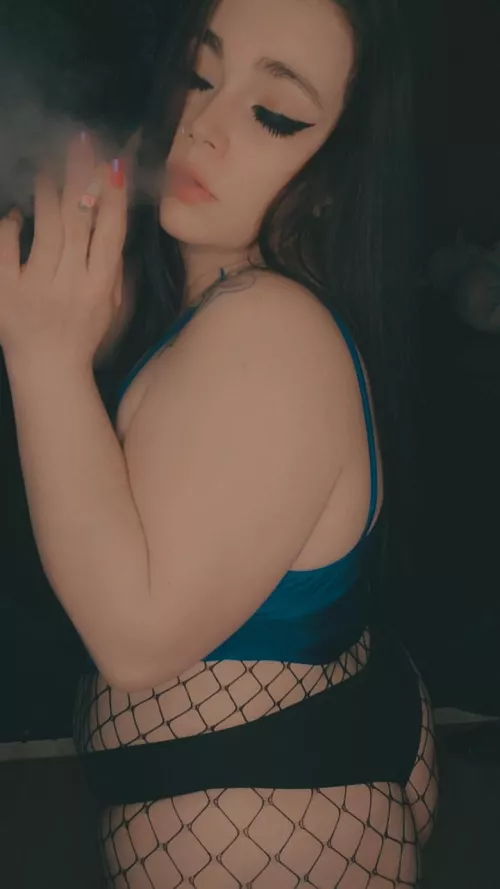Your smoking beauty 🤍