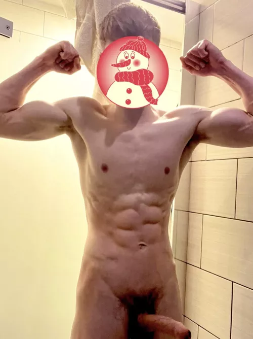 18 looking for a handsome dude with abs