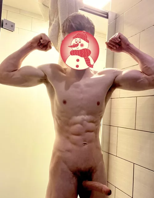 18 looking for handsome dude with abs