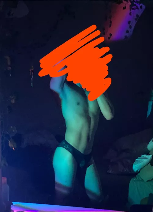 20 fem … need a stretch to set me right 🤧 snap: bttms.up