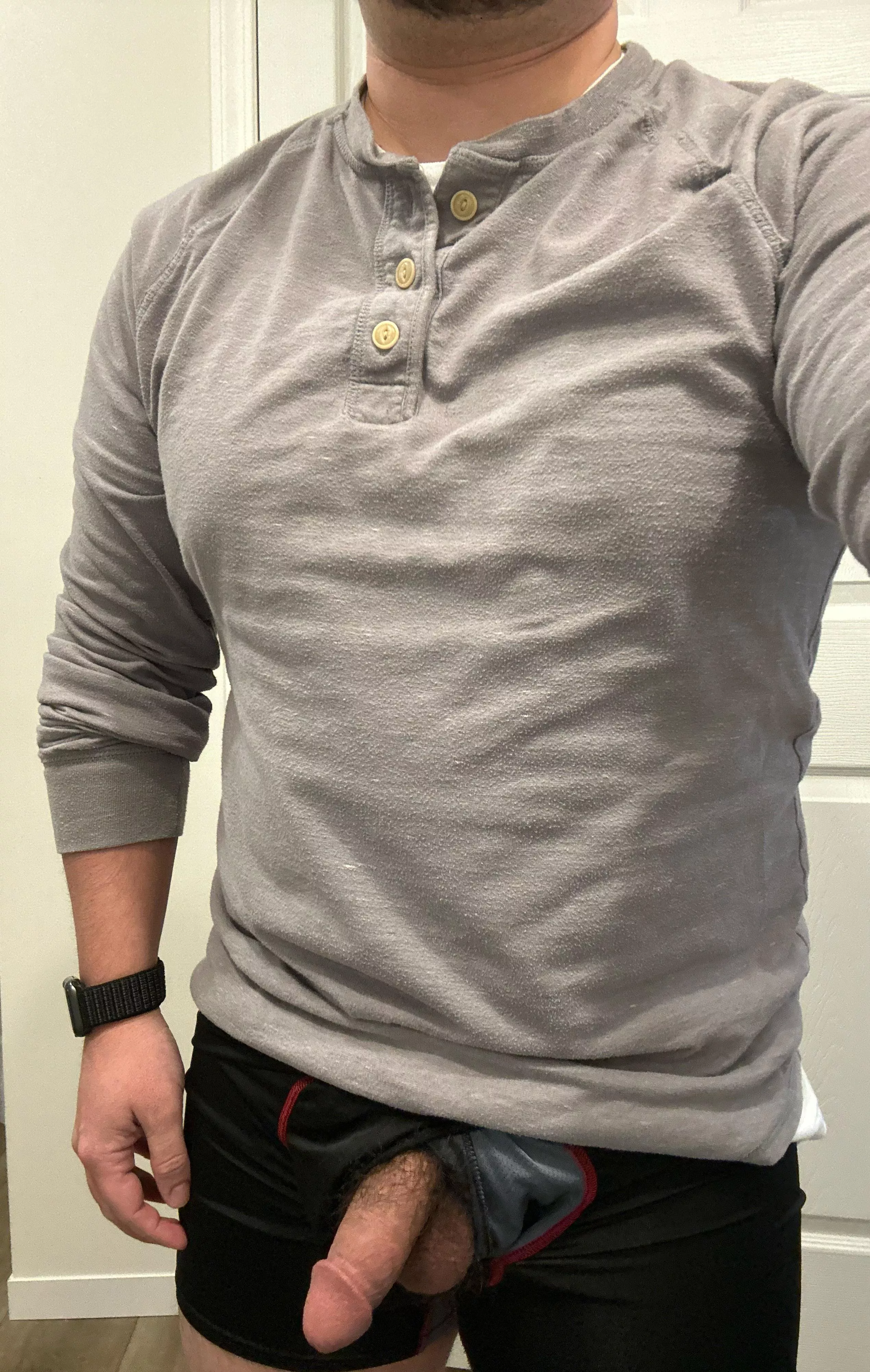 33 feeling a little horny 😏