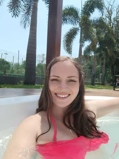 a extra sexy looking mom for you