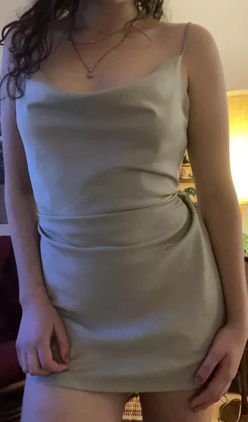 Braless and radiant 🥰