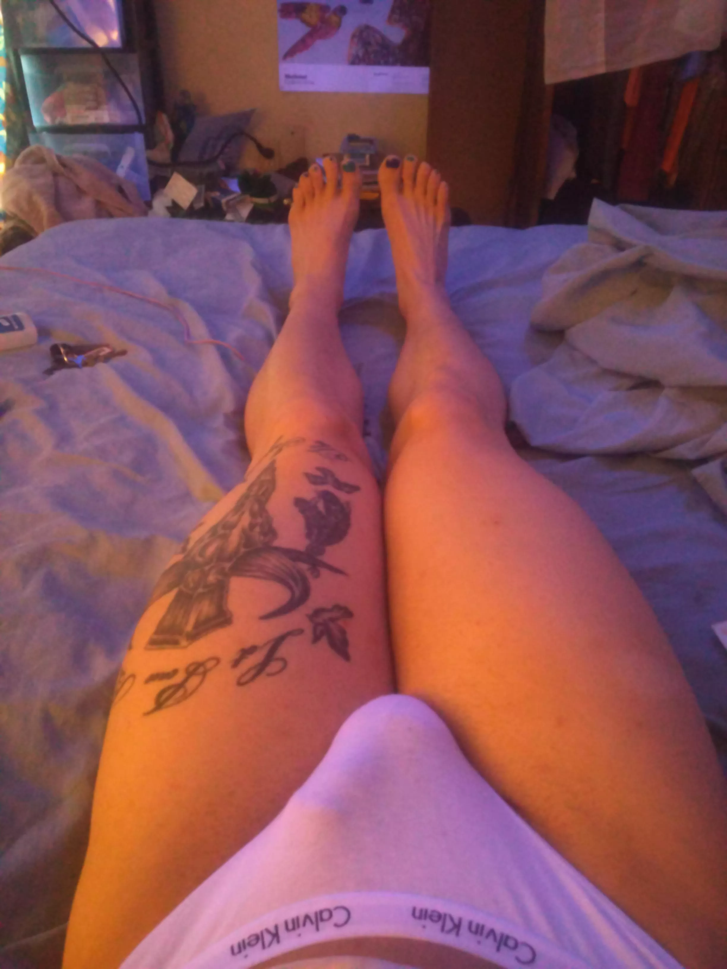 Don't mind my pajamas, I think they make my legs look nice ❤️