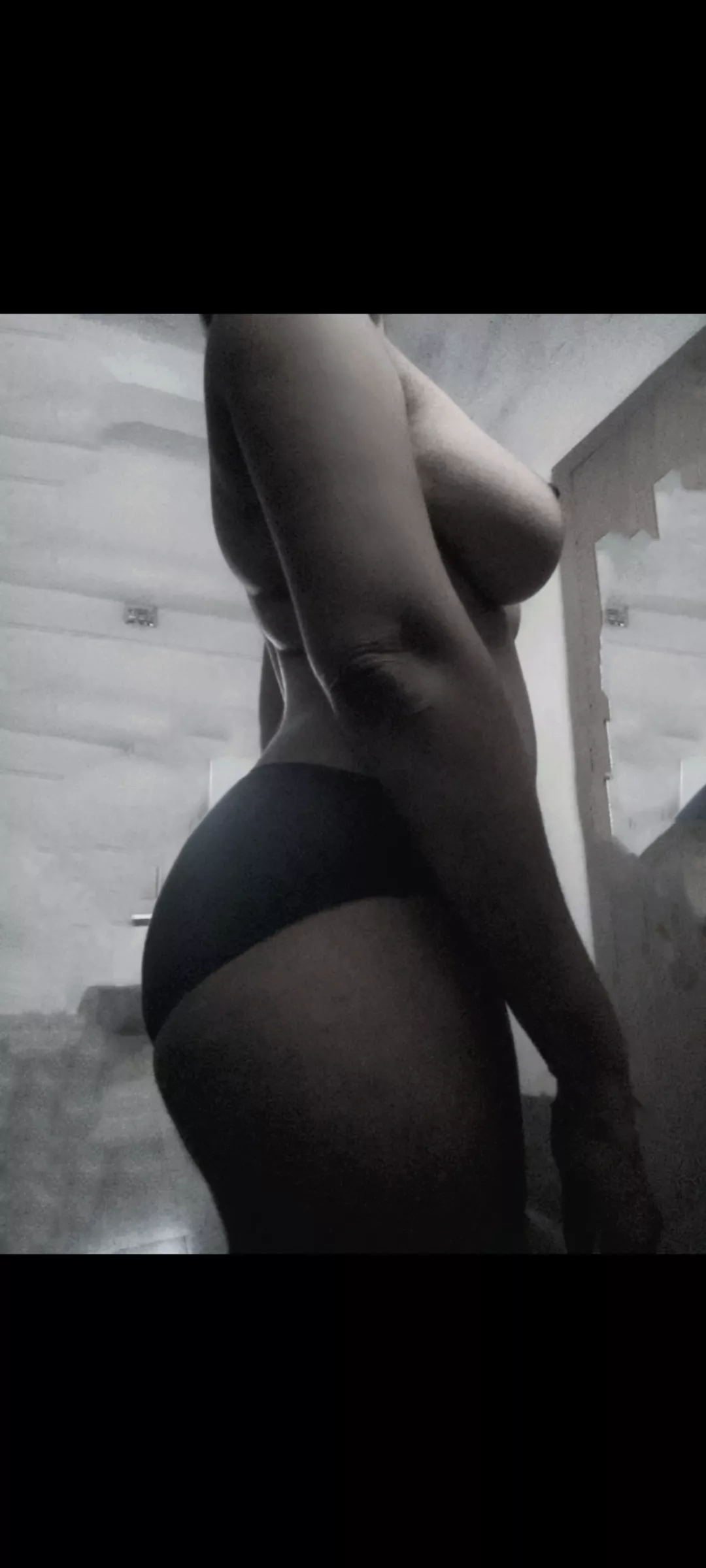 (f) in my 30s and I like looking at myself nude more than ever