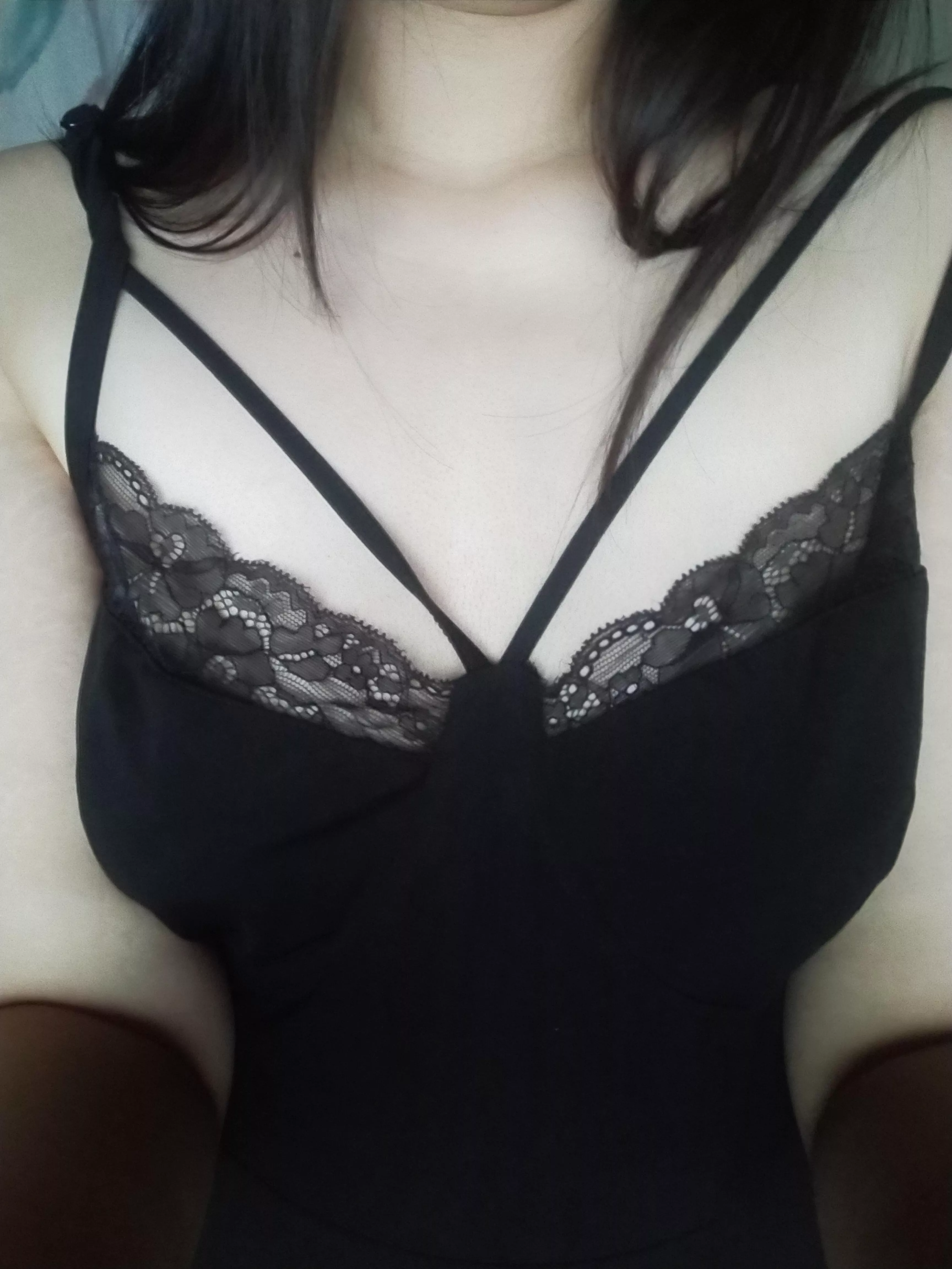 (f)eeling very h0rny right now 🥵 someone take this off of me? 🙈