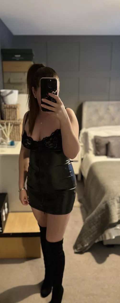 Feeling very kinky and frisky on this Friday evening 