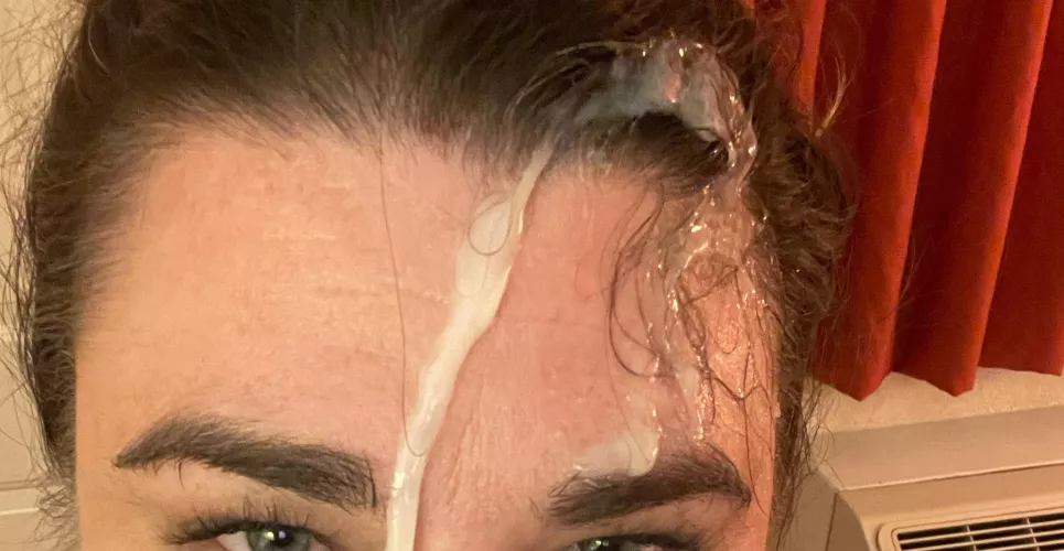 I love when my daddy cums on my face. 🤤💦